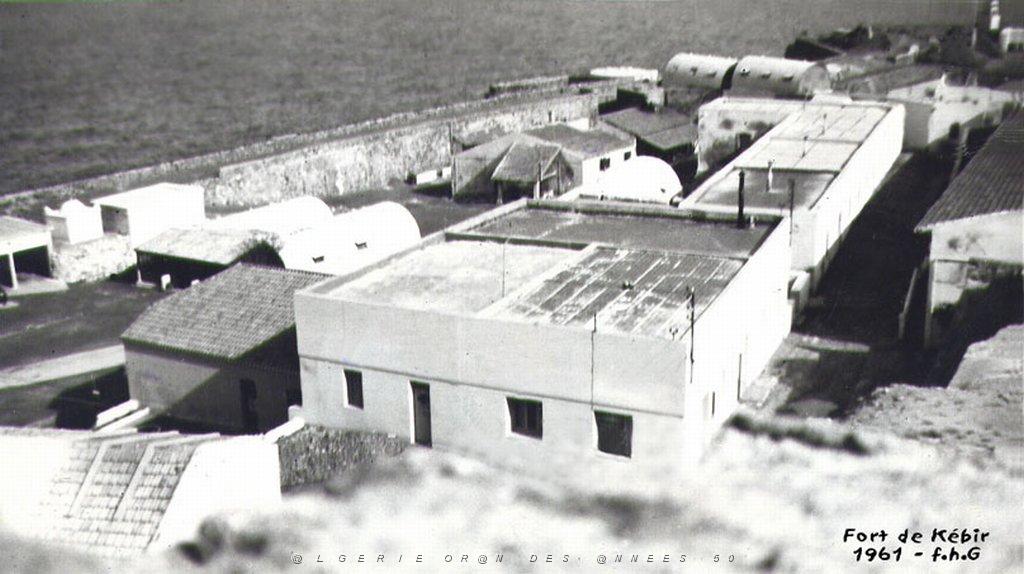 MERS EL KEBIR B VUE DE L INTERIEUR DU FORT 1961.JPG